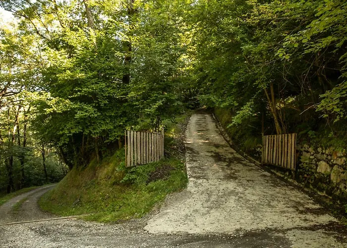 Deux Bergeries Individuelles Renovees 4x4 Et Chaines Recommandes Par Temps De Neige, A 2km Des Remontees Mecaniques * Loudenvielle