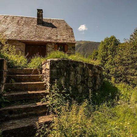 Granges Lascostes Isolées Et Insolites En Montagne à Dans Les Hautes-pyrenees Du Dimanche Au Dimanche En Principe Néanmoins Pour Des Séjours Entre 4 Et 7 Nuits Contactez-nous Par La Messagerie Hébergement de vacances *