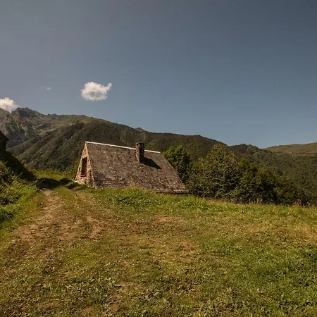 Granges Lascostes Isolées Et Insolites En Montagne à Dans Les Hautes-pyrenees Du Dimanche Au Dimanche En Principe Néanmoins Pour Des Séjours Entre 4 Et 7 Nuits Contactez-nous Par La Messagerie Hébergement de vacances *