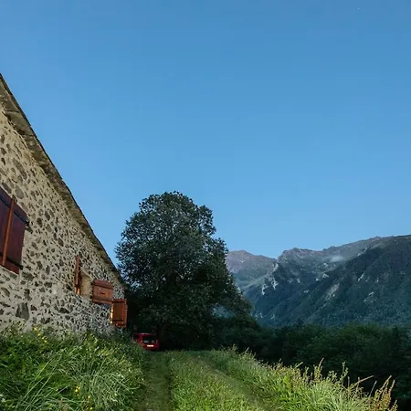 Granges Lascostes Isolées Et Insolites En Montagne à Dans Les Hautes-pyrenees Du Dimanche Au Dimanche En Principe Néanmoins Pour Des Séjours Entre 4 Et 7 Nuits Contactez-nous Par La Messagerie