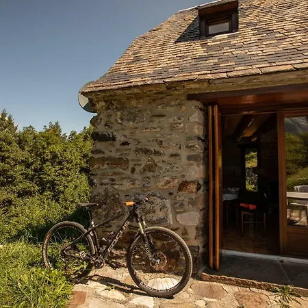 Granges Lascostes Isolées Et Insolites En Montagne à Dans Les Hautes-pyrenees Du Dimanche Au Dimanche En Principe Néanmoins Pour Des Séjours Entre 4 Et 7 Nuits Contactez-nous Par La Messagerie Hébergement de vacances *