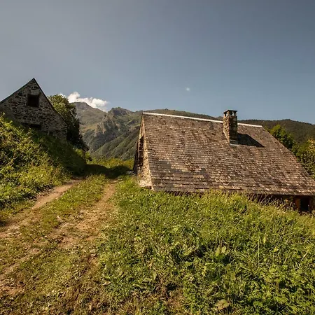 Hébergement de vacances Granges Lascostes Isolées Et Insolites En Montagne à Dans Les Hautes-pyrenees Du Dimanche Au Dimanche En Principe Néanmoins Pour Des Séjours Entre 4 Et 7 Nuits Contactez-nous Par La Messagerie *