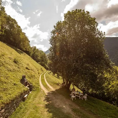 Granges Lascostes Isolées Et Insolites En Montagne à Dans Les Hautes-pyrenees Du Dimanche Au Dimanche En Principe Néanmoins Pour Des Séjours Entre 4 Et 7 Nuits Contactez-nous Par La Messagerie * Loudenvielle