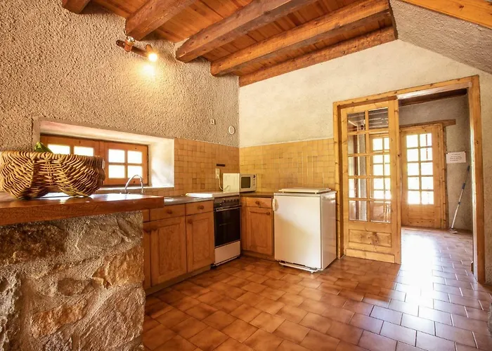 Hébergement de vacances Bergeries De Costes Insolites En Forêt à 4x4 Et Chaînes Recommandés Par Temps De Neige, à 2km Des Remontées Mécaniques *